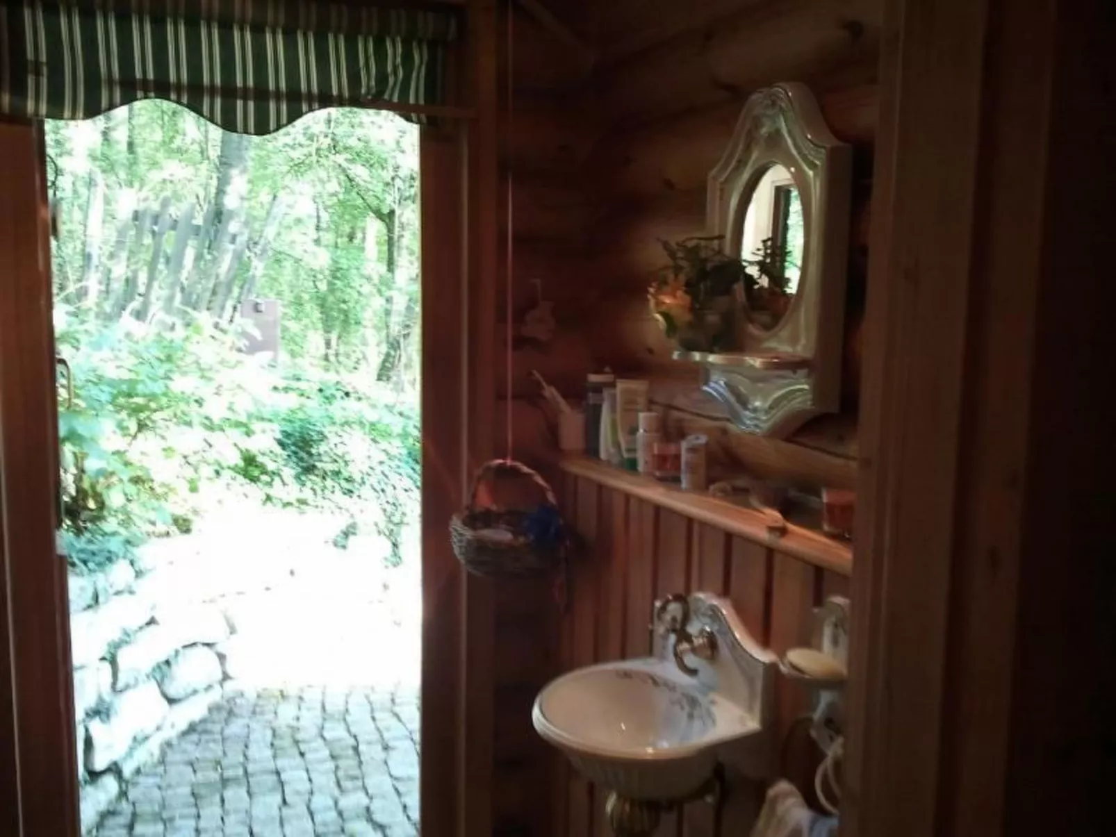 Finnisches Holzhaus-Draußen