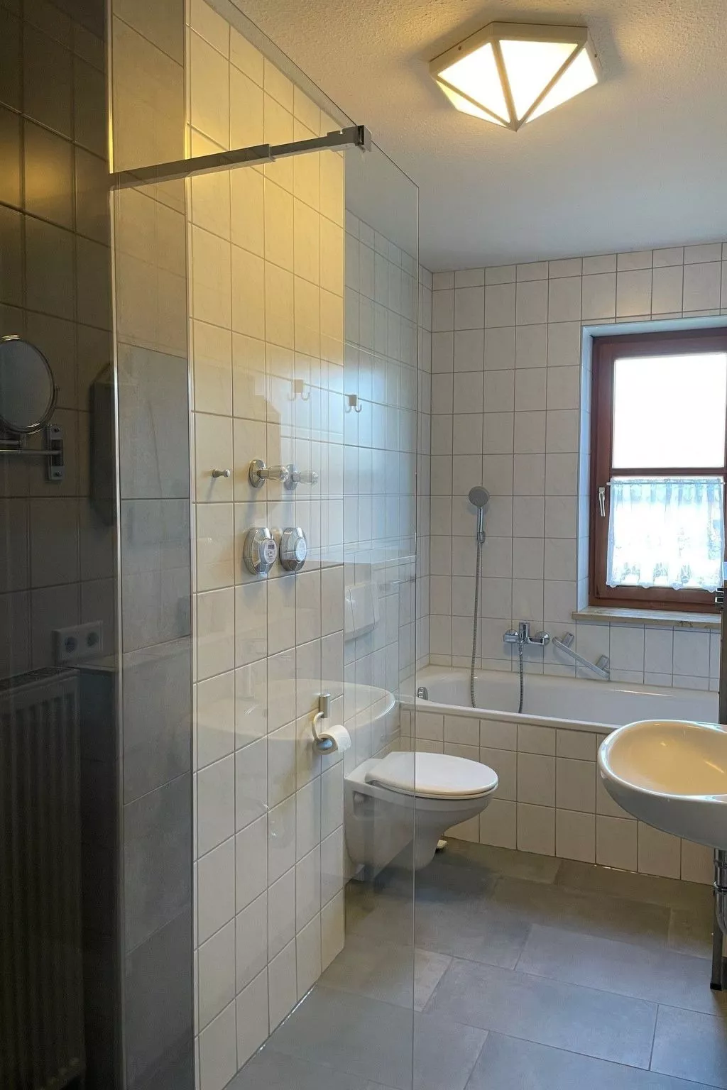 Herrliche Ferienwohnung mit Grill und Garten-Drinnen