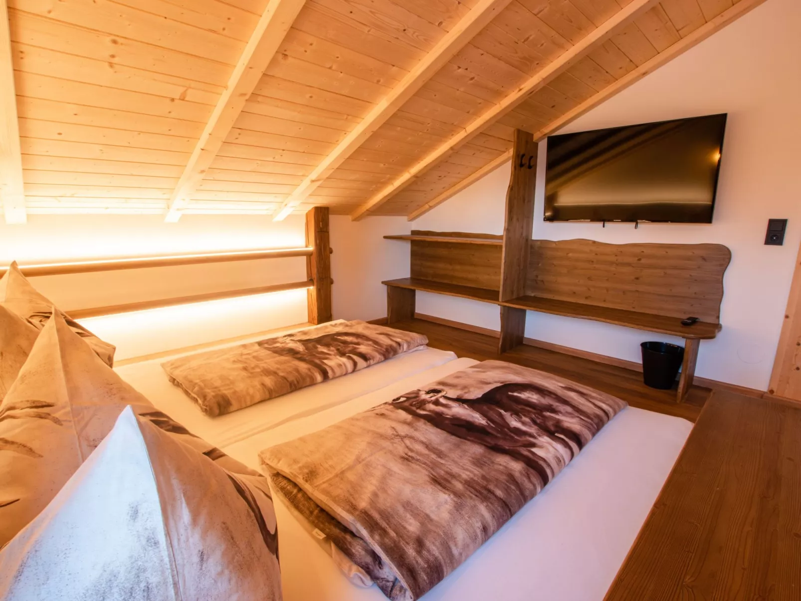 Alpen Chalet-Drinnen