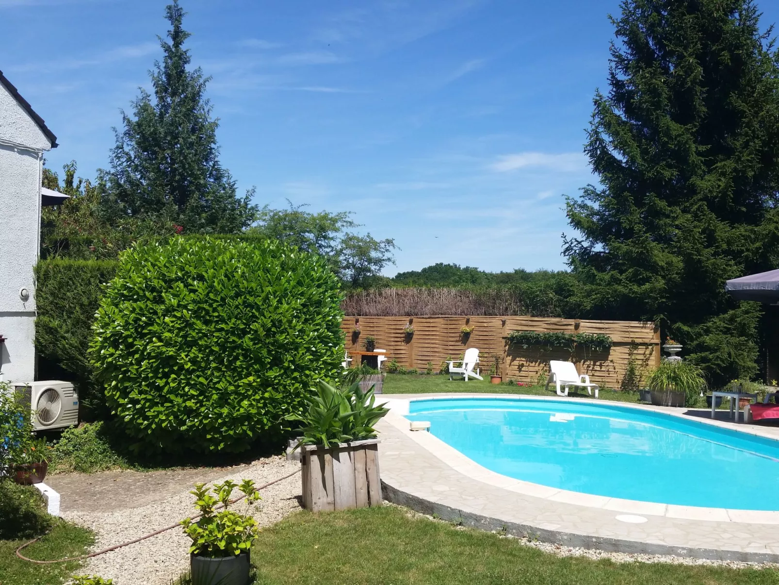 Mit Garten, Grill und Terrasse-Draußen