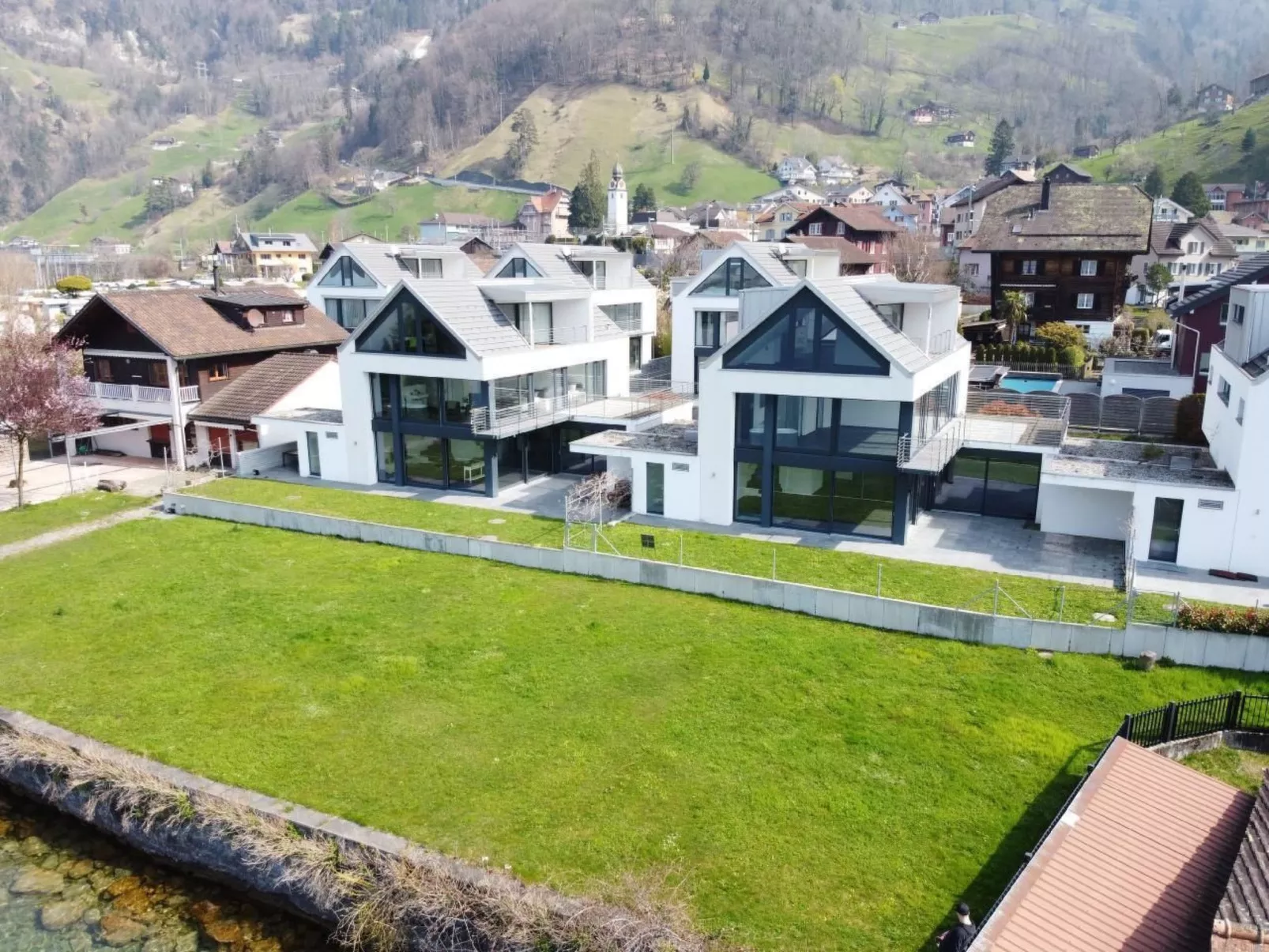 Villa am See-Draußen