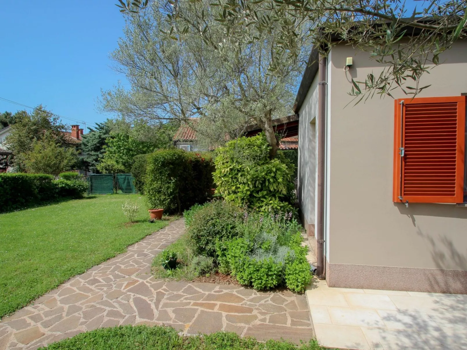 "Timea 2" mit Terrasse-Draußen