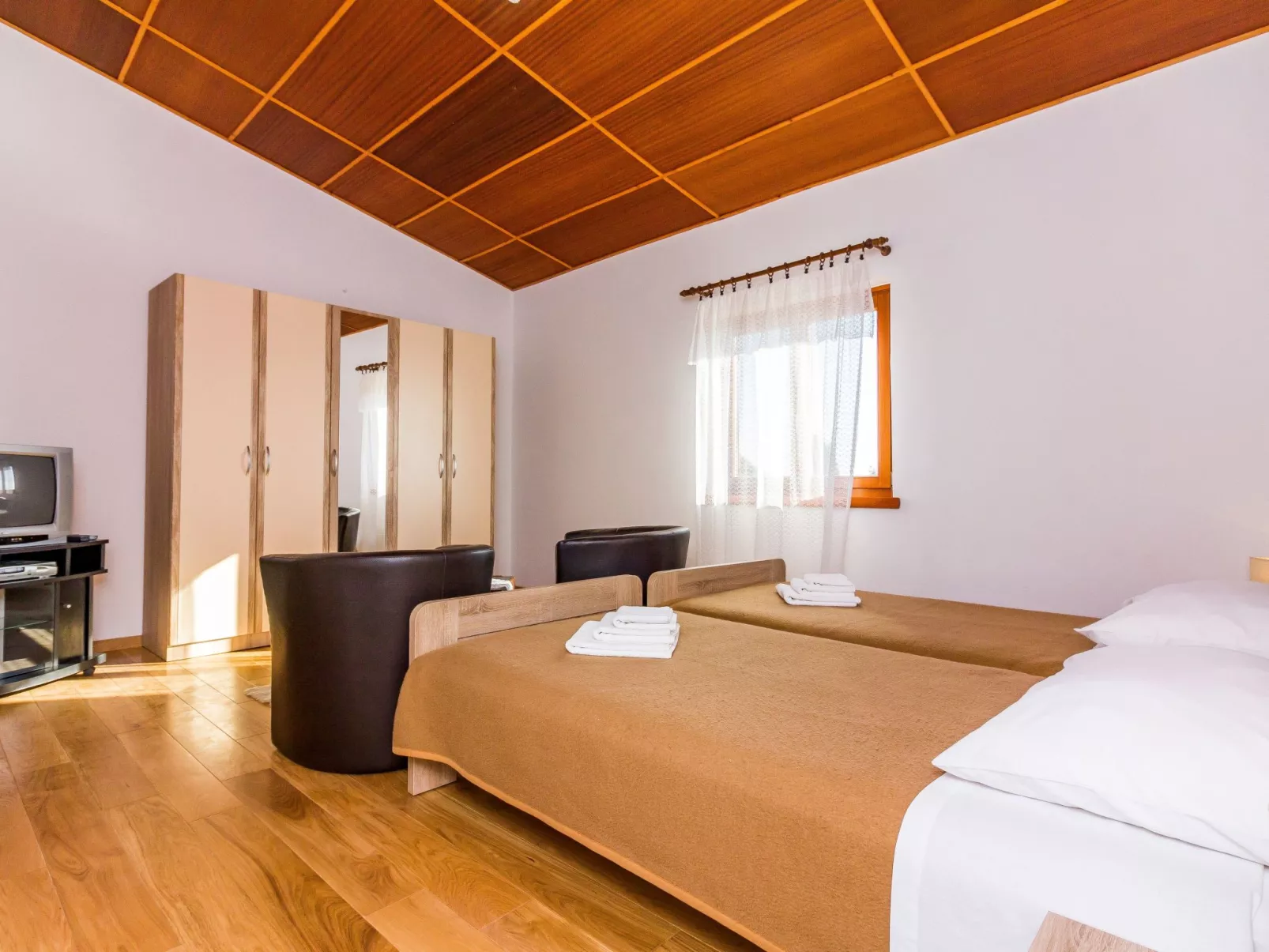 Haus in Vinkuran mit Pool und Bergblick-Inside