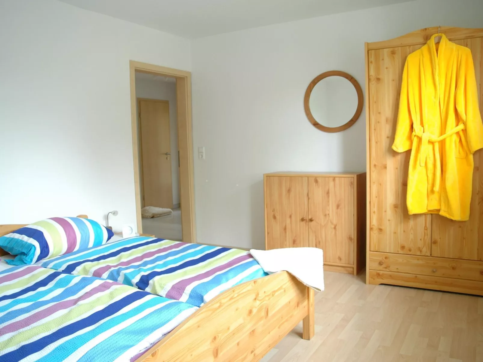 Mit Indoorpool, Garten und Partyraum-Image-tags.info