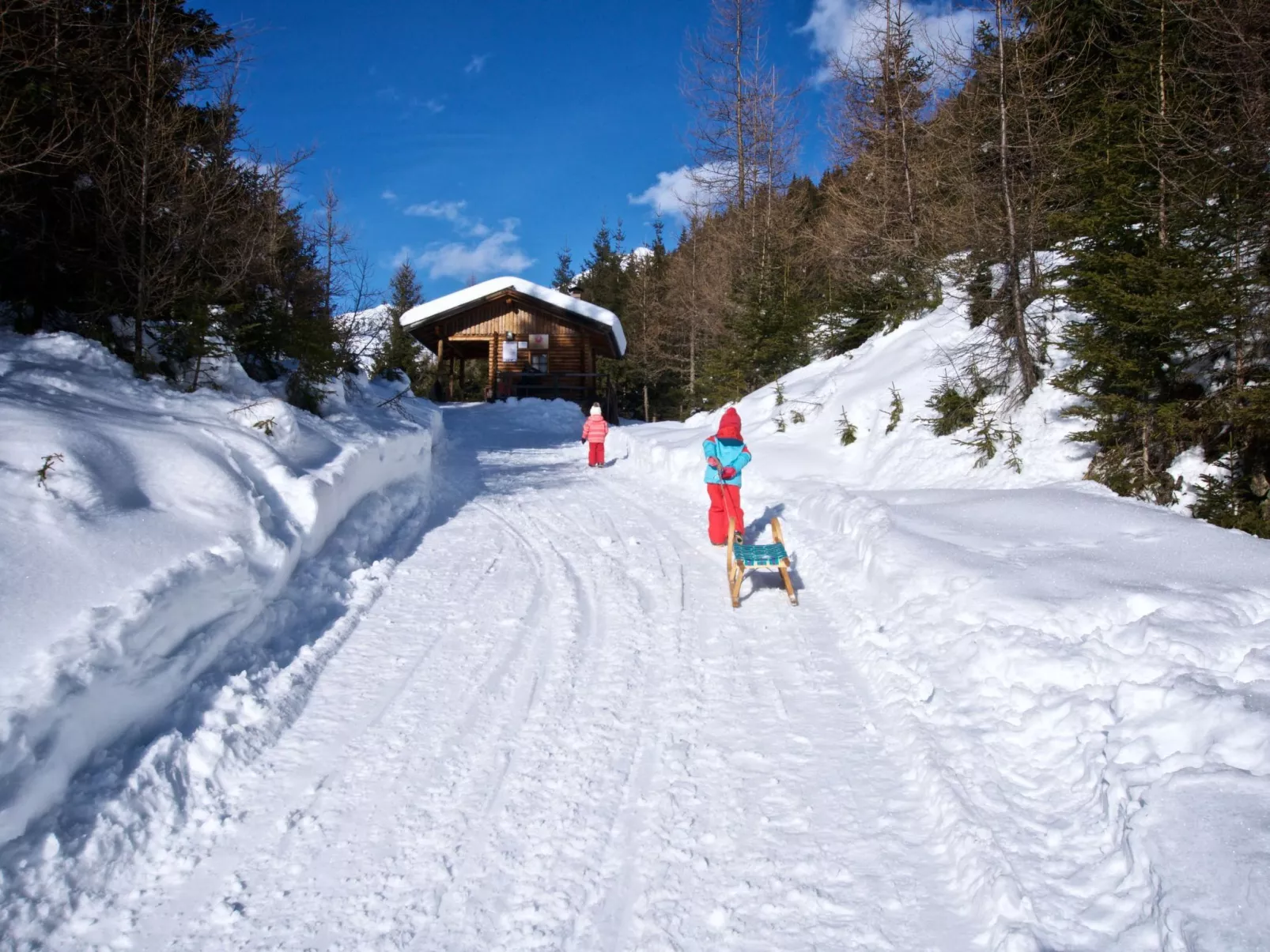 In Strassen mit Privatem Pool-Outside