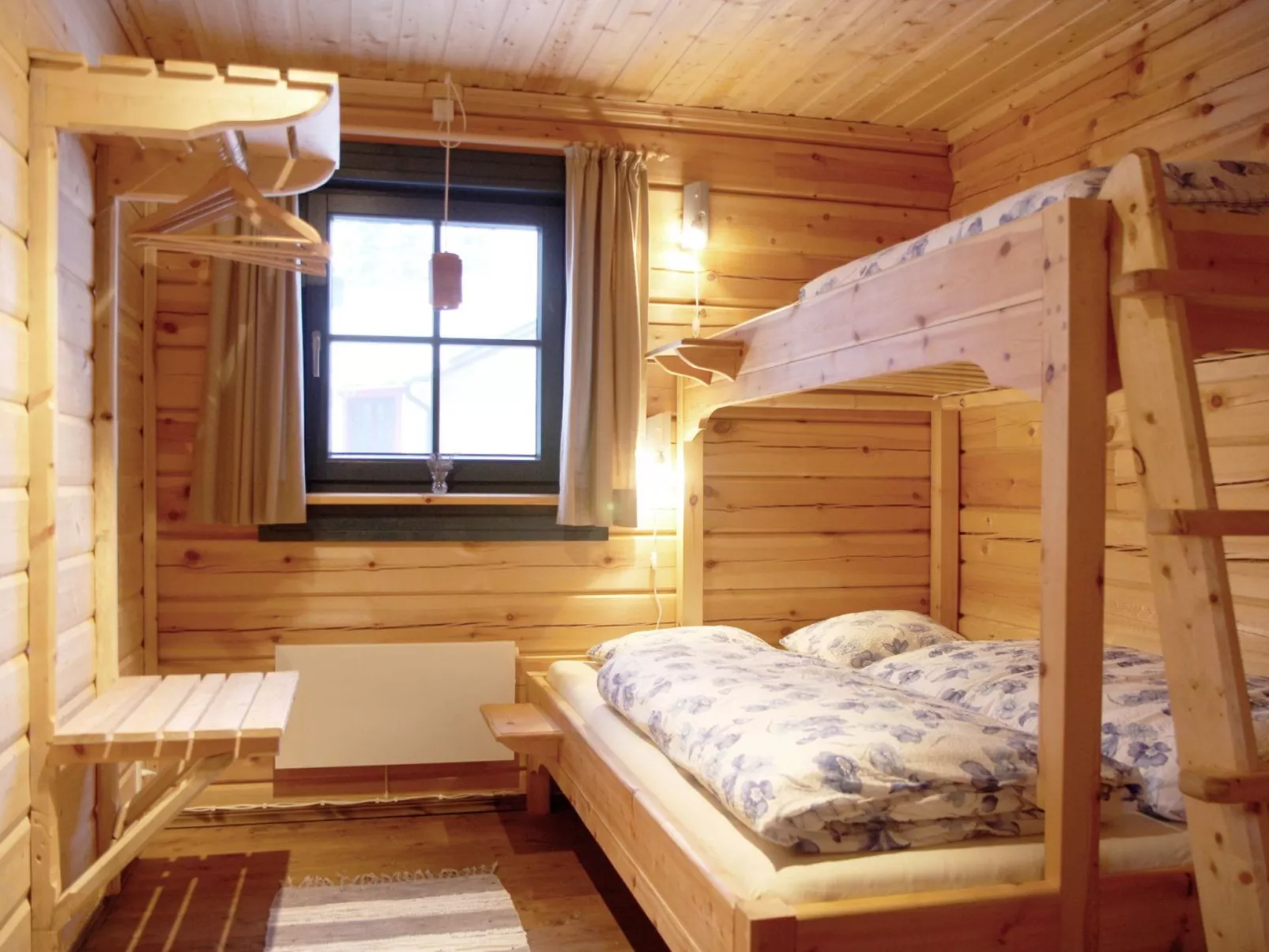 Gemütliches Blockhaus mit Kamin im Oviksfjäll-Image-tags.info