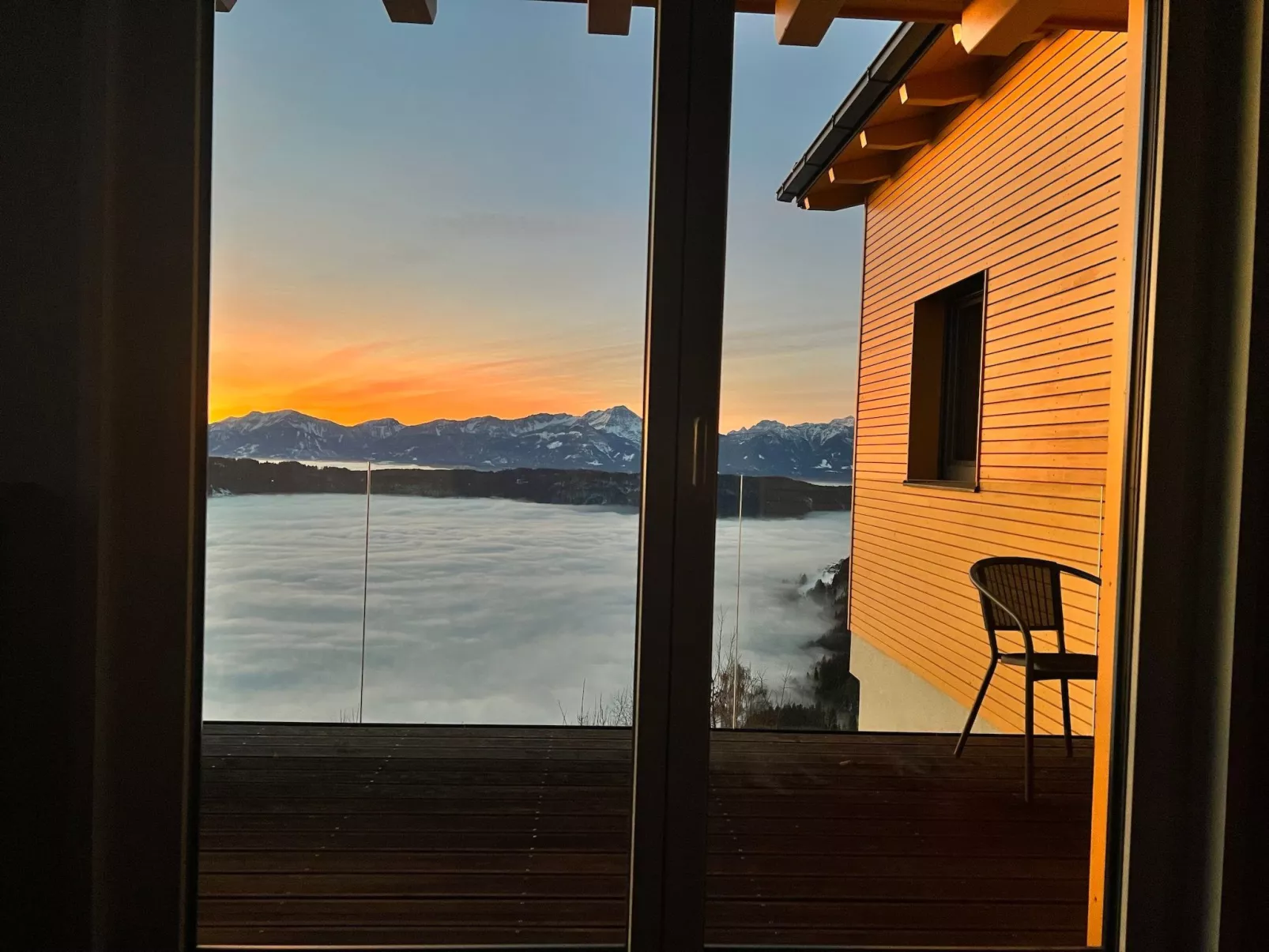 Freistehendes Ferienhaus mit Blick auf den See-Outside