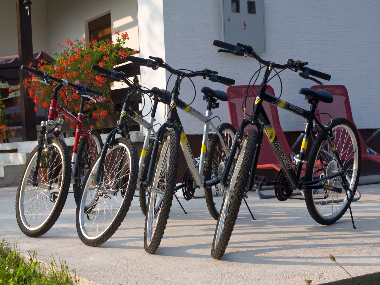Mit Garten, Grill und Terrasse-Outside