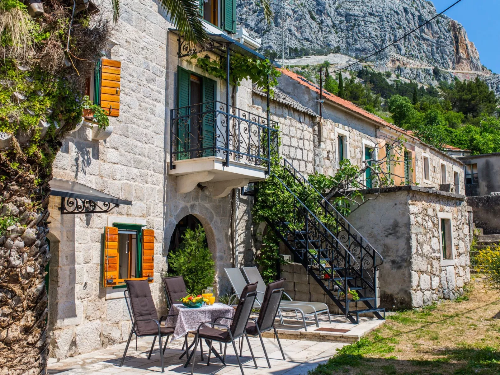 Anwesen mit Blick auf das Wasser-Draußen