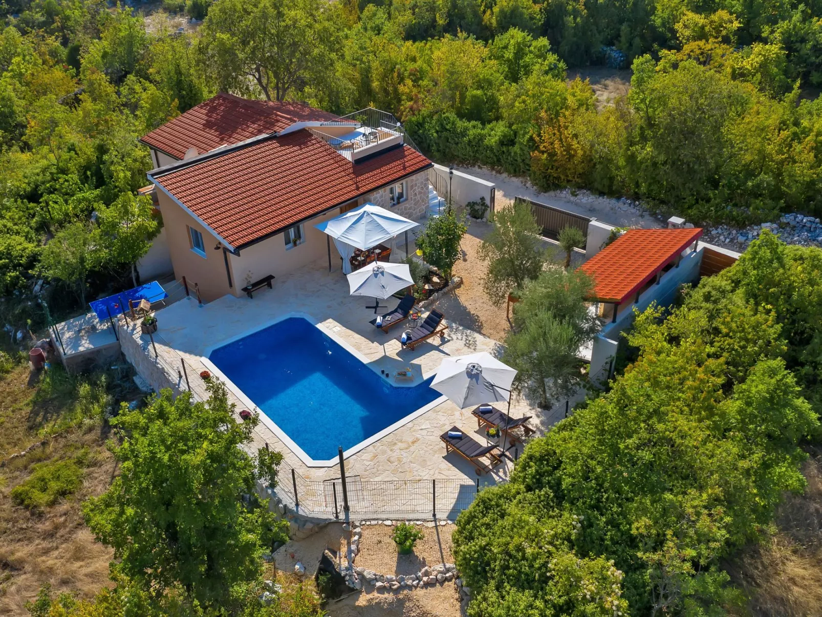 Villa Melita-Outside