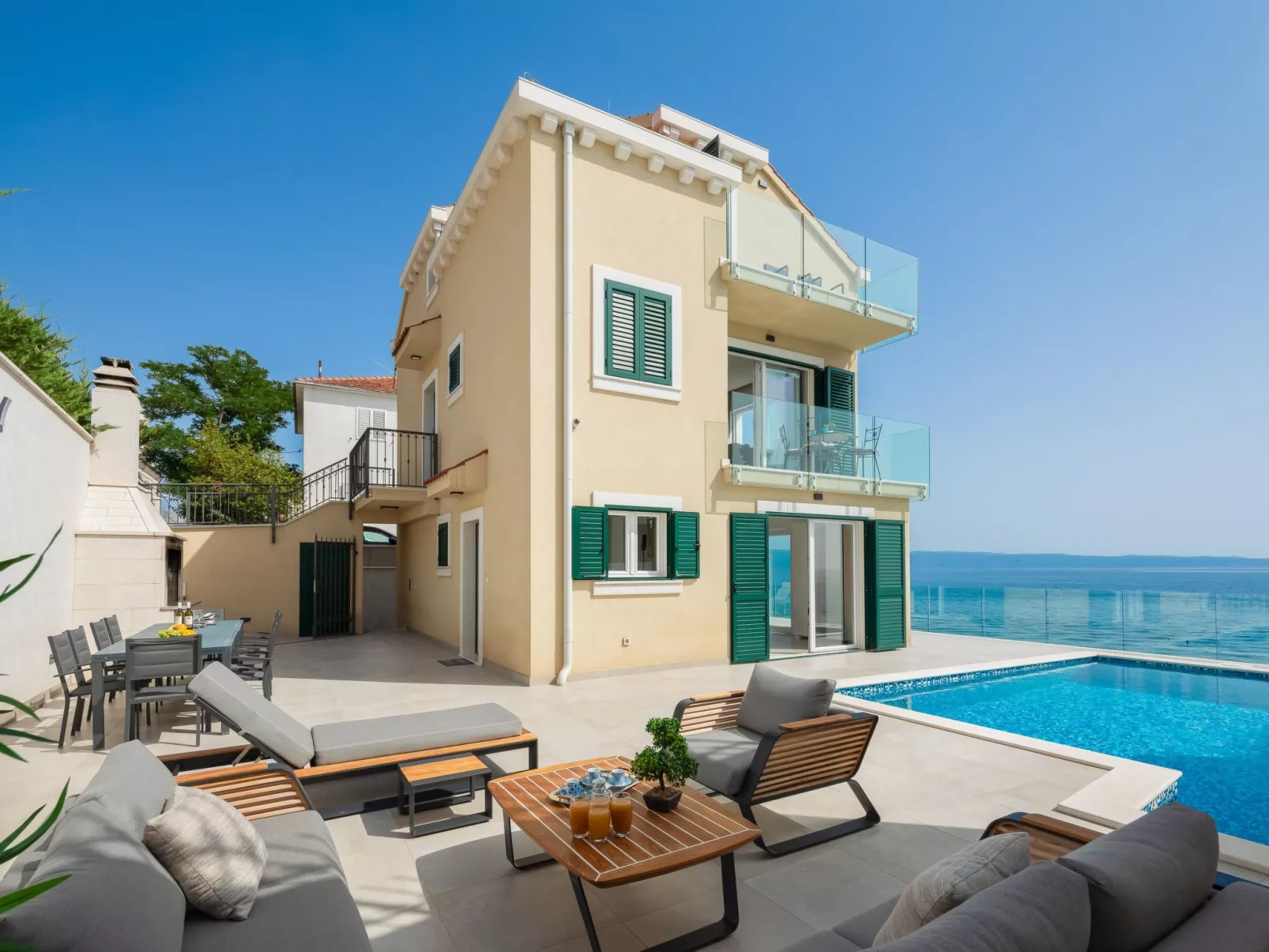 Epetium Beach Villa-Drinnen