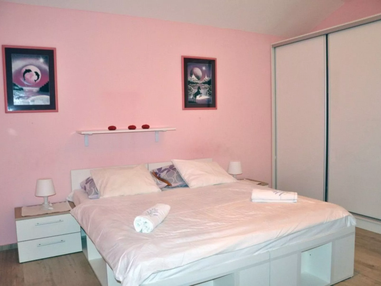 "Sanset" mit Blick auf das Wasser-Drinnen