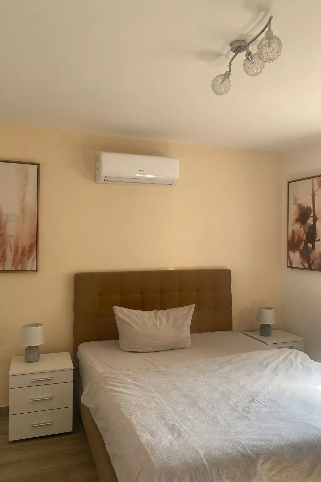 Großes Ferienhaus zur alleinigen Nutzung mit Pool-Inside