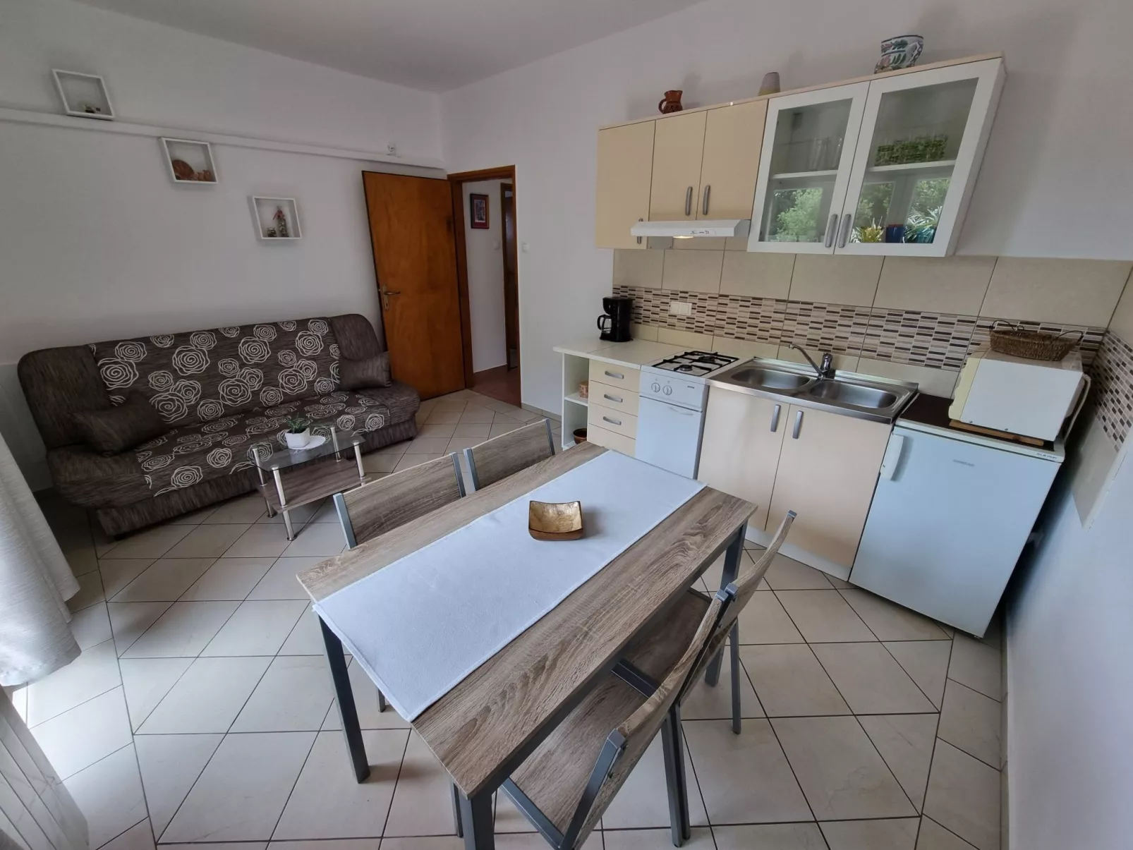 Wohnung für 3 Personen, mit Balkon und Meerblick-Drinnen