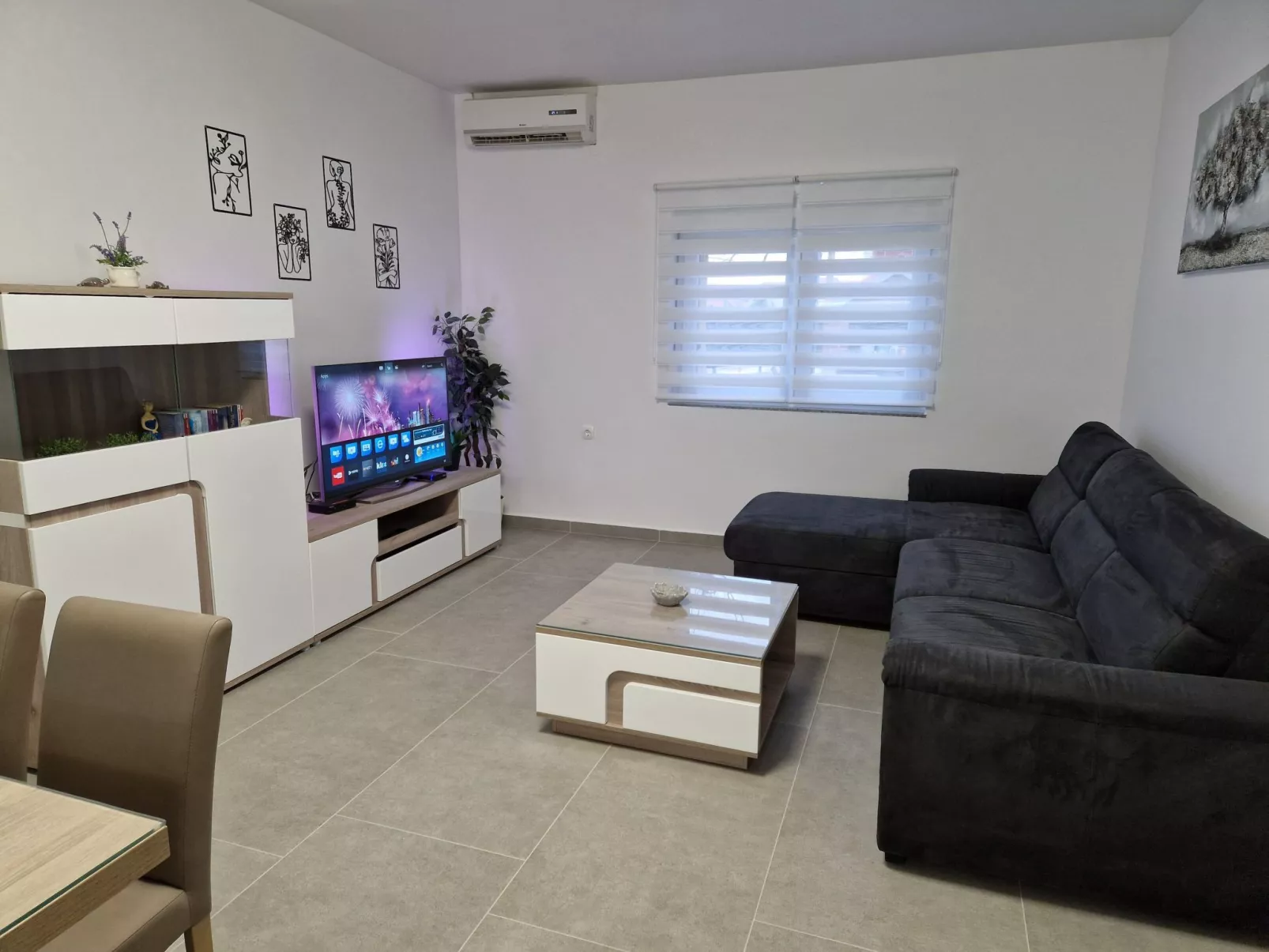 Gabriela-Image-tags.info