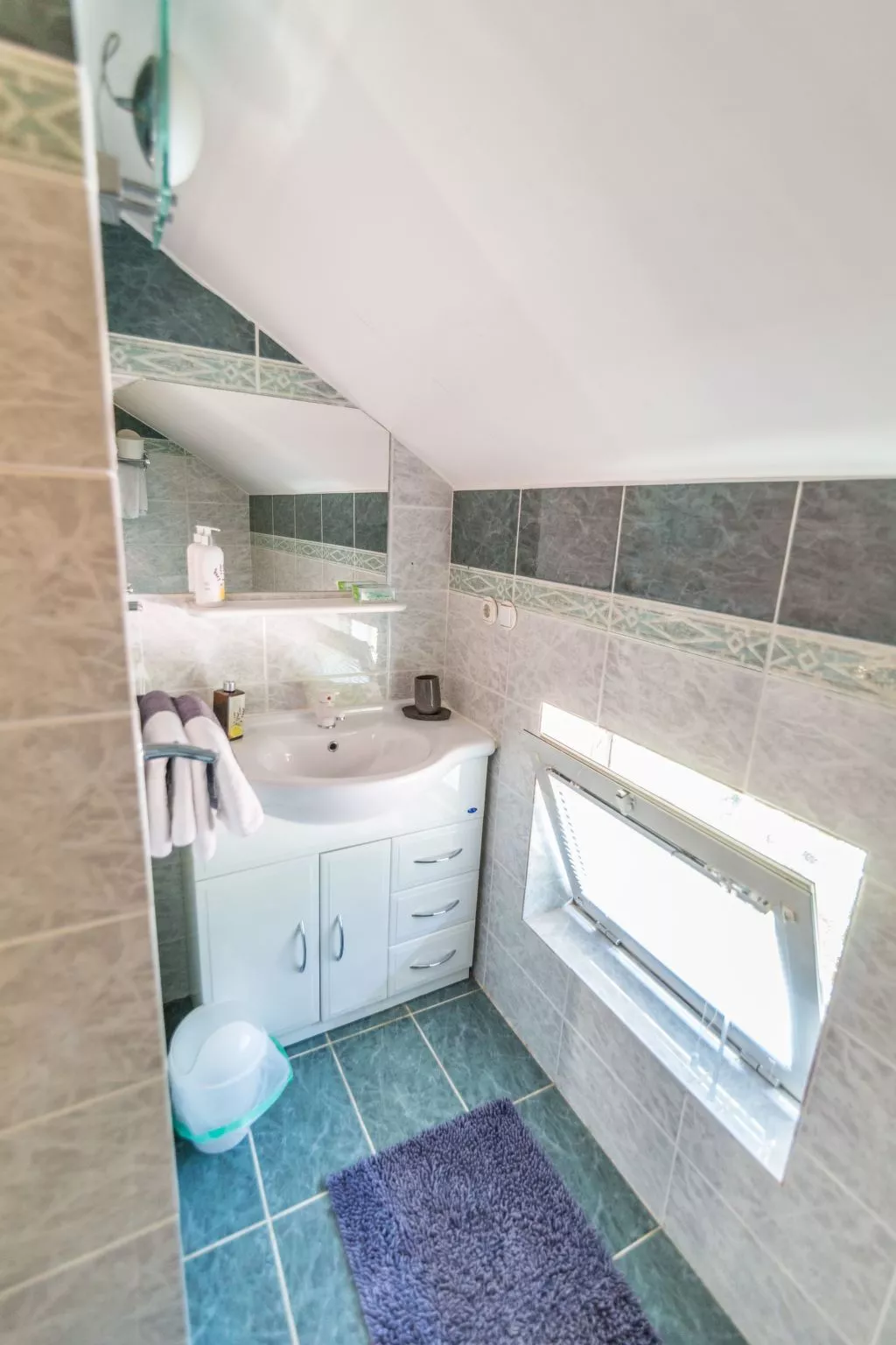 "Penthouse" mit Blick auf das Wasser-Drinnen