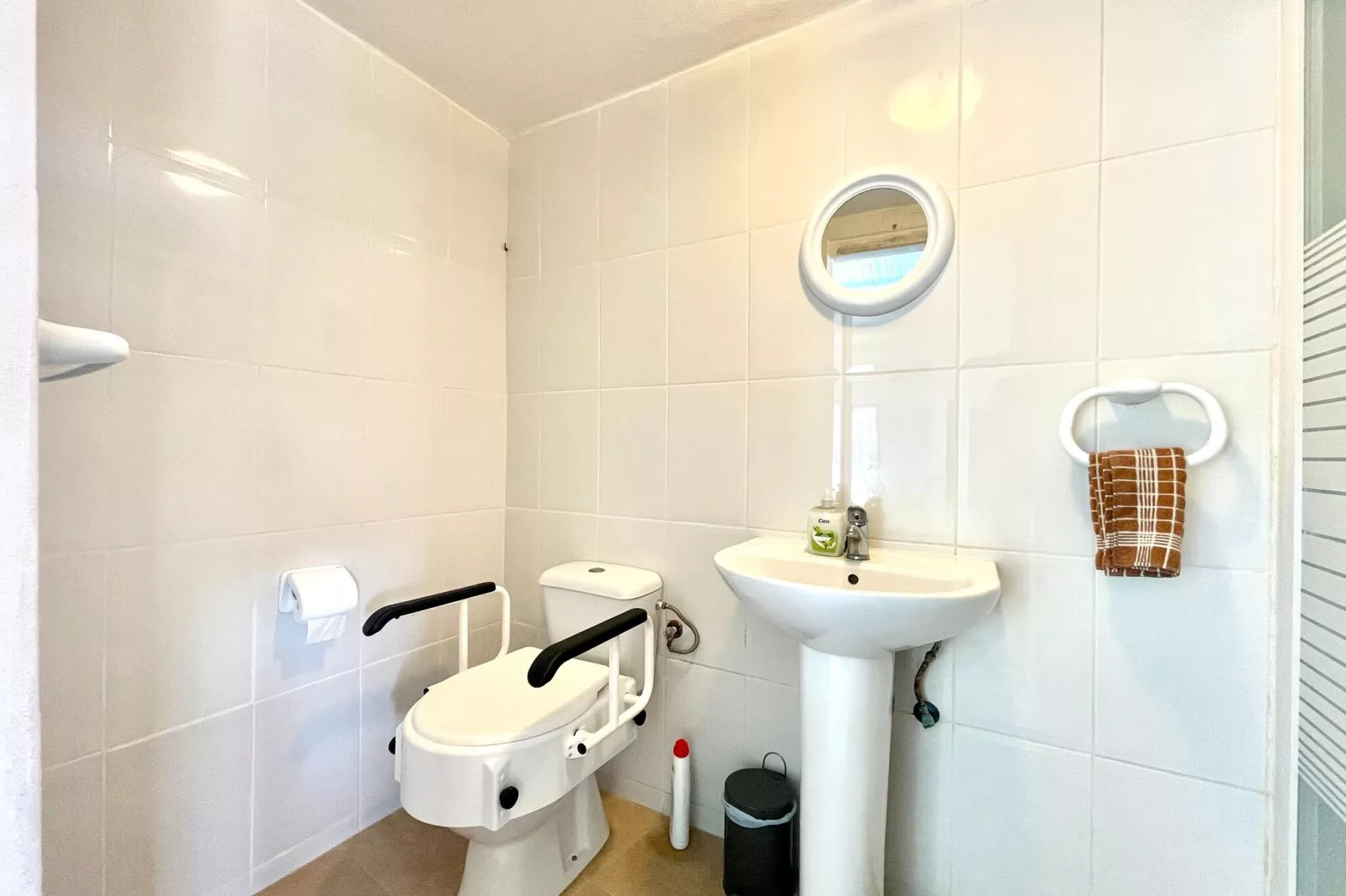 Casa Ed-Bathroom