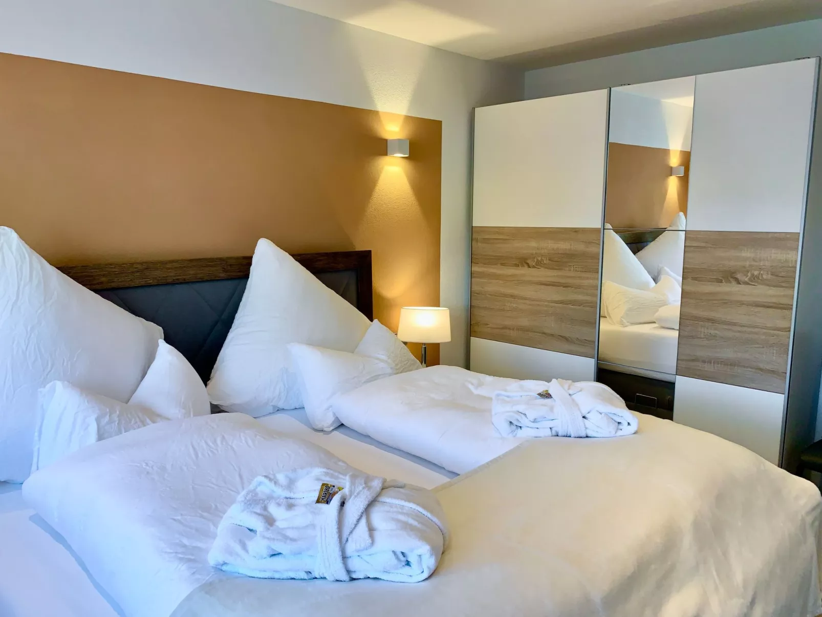 Ferienwohnung mit Boxspringbett-Image-tags.info