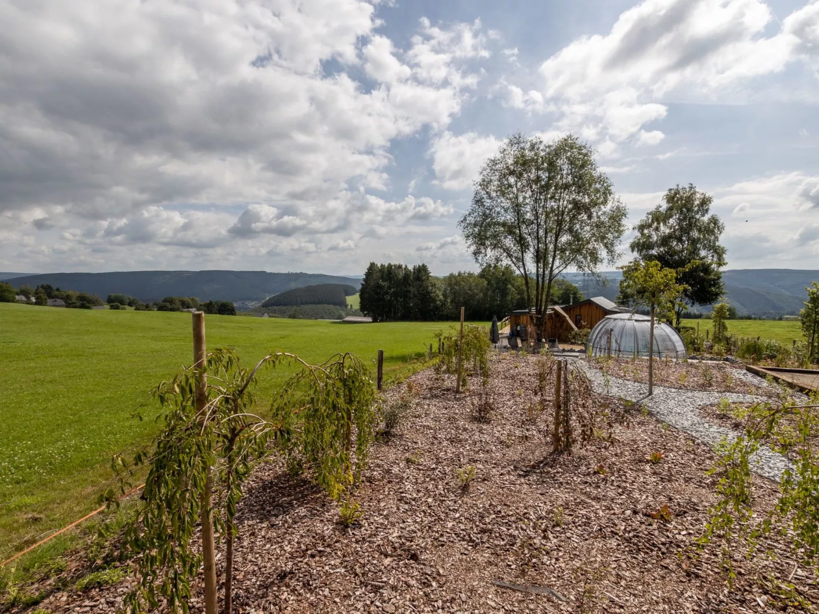 Landhaus mit Hallenbad-Outside