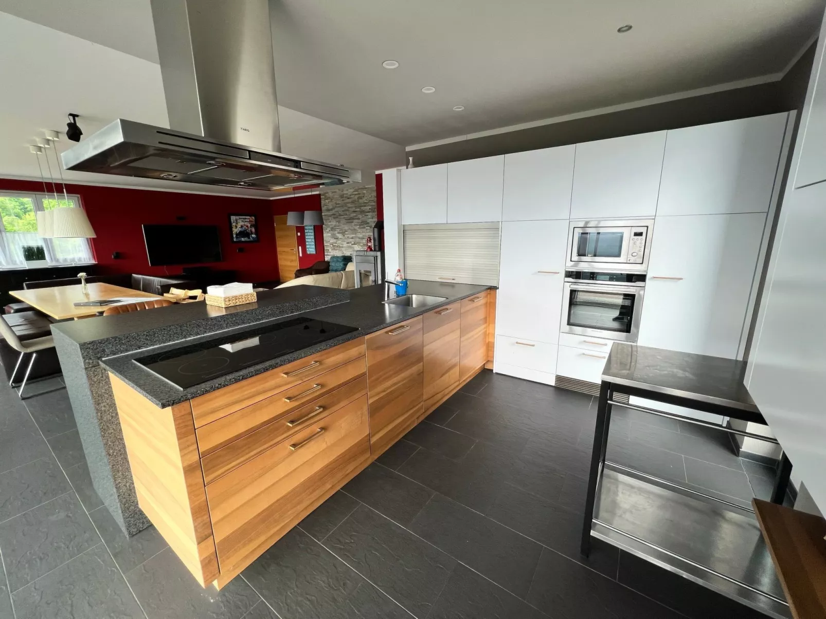 Appartement mit herrlichem Berg- und Seeblick-Inside