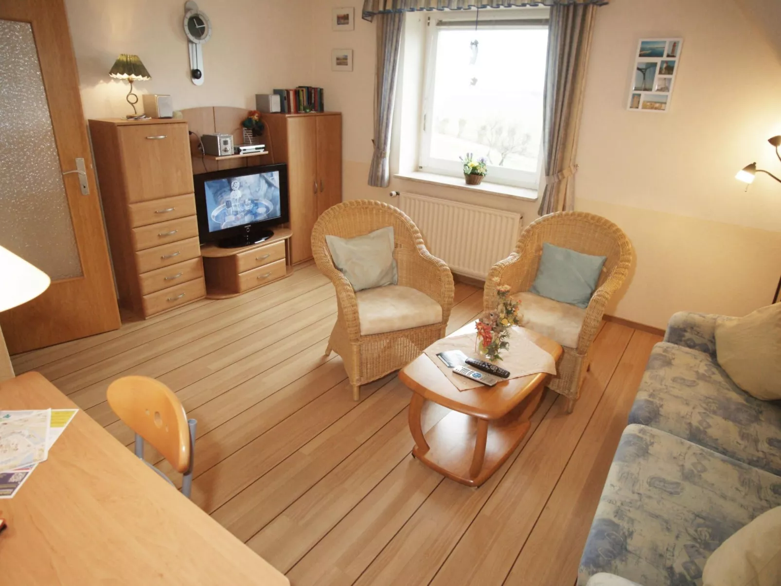 Wohnung in Neue Tiefe mit Terrasse, Garten und Grill-Drinnen