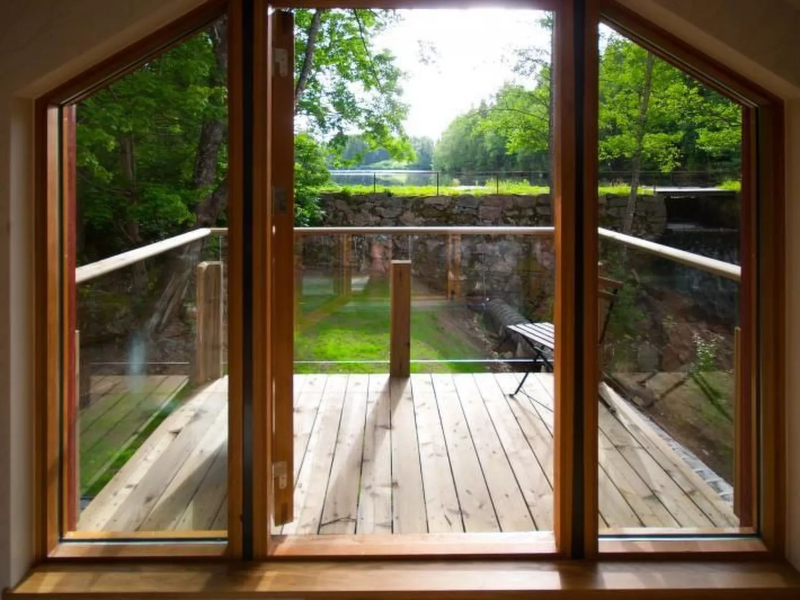 Direkt am See gelegen-Outside