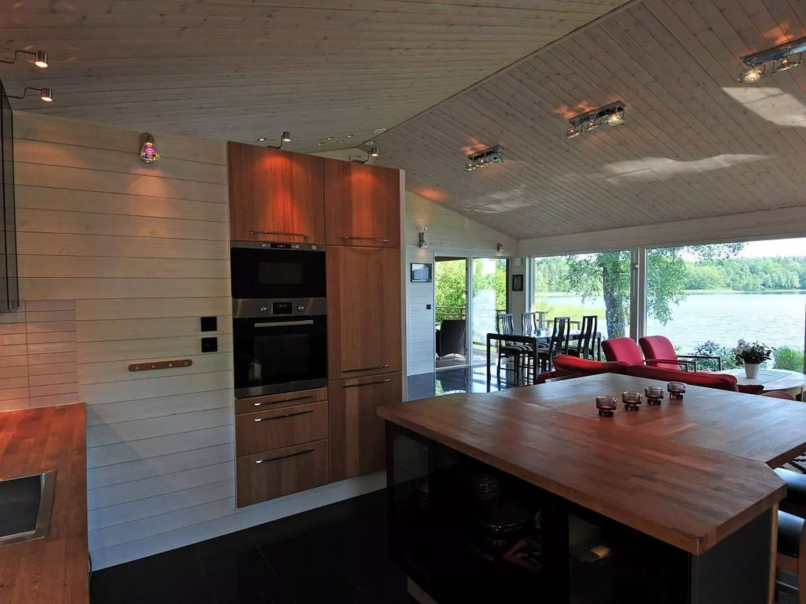 Villa "Vitasjö" mit Terrasse, Grill und Garten-Dedans