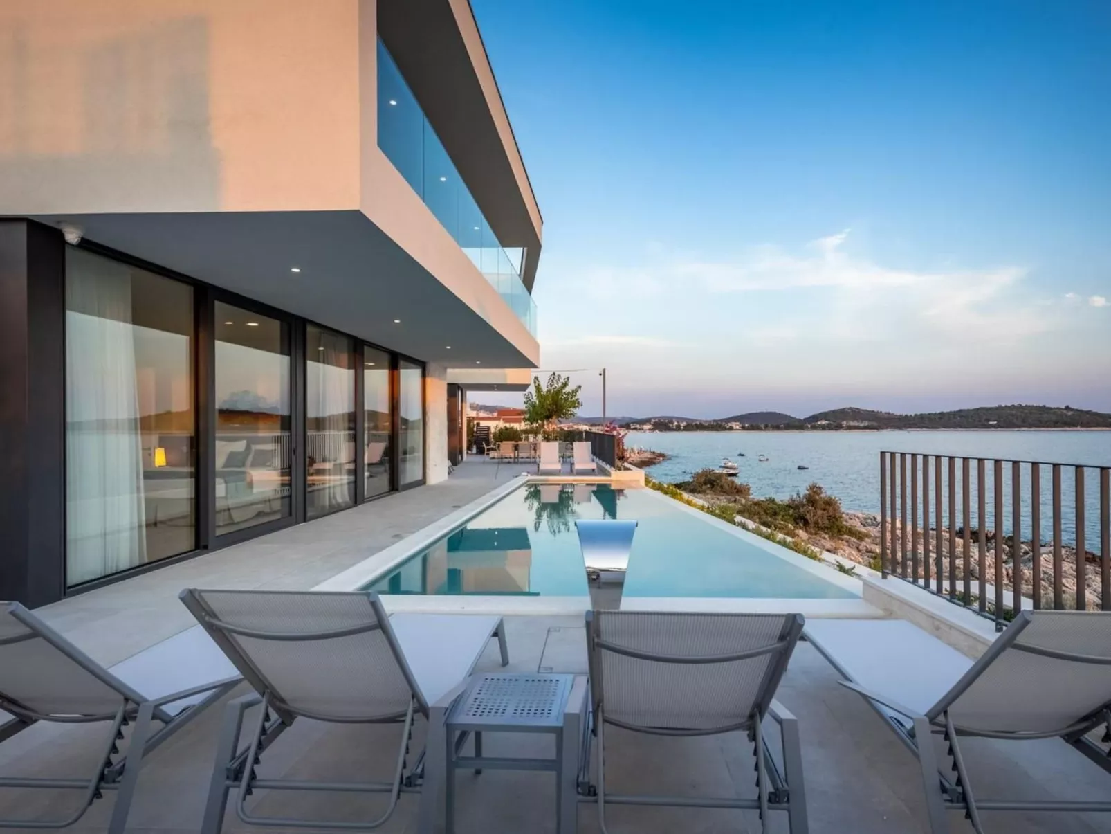 Villa Esperia Rogoznica-Outside