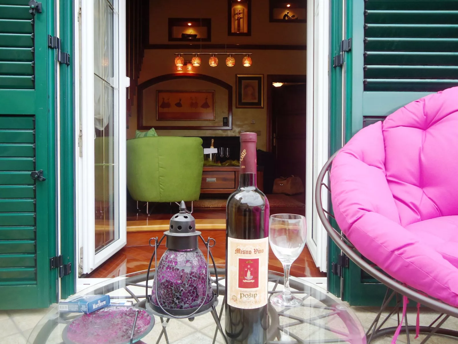 Exklusive Wohnung in Bol mit privatem Parkplatz-Drinnen