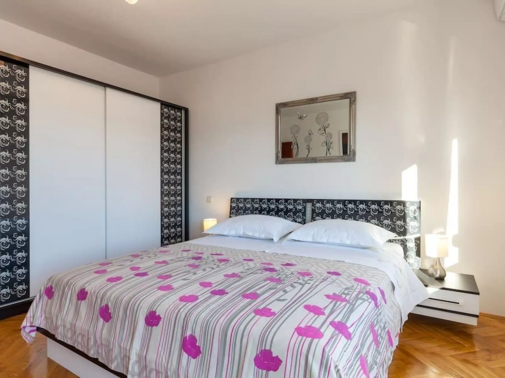 Privatwohnung mit Jacuzzi und Schwimmbad-Drinnen