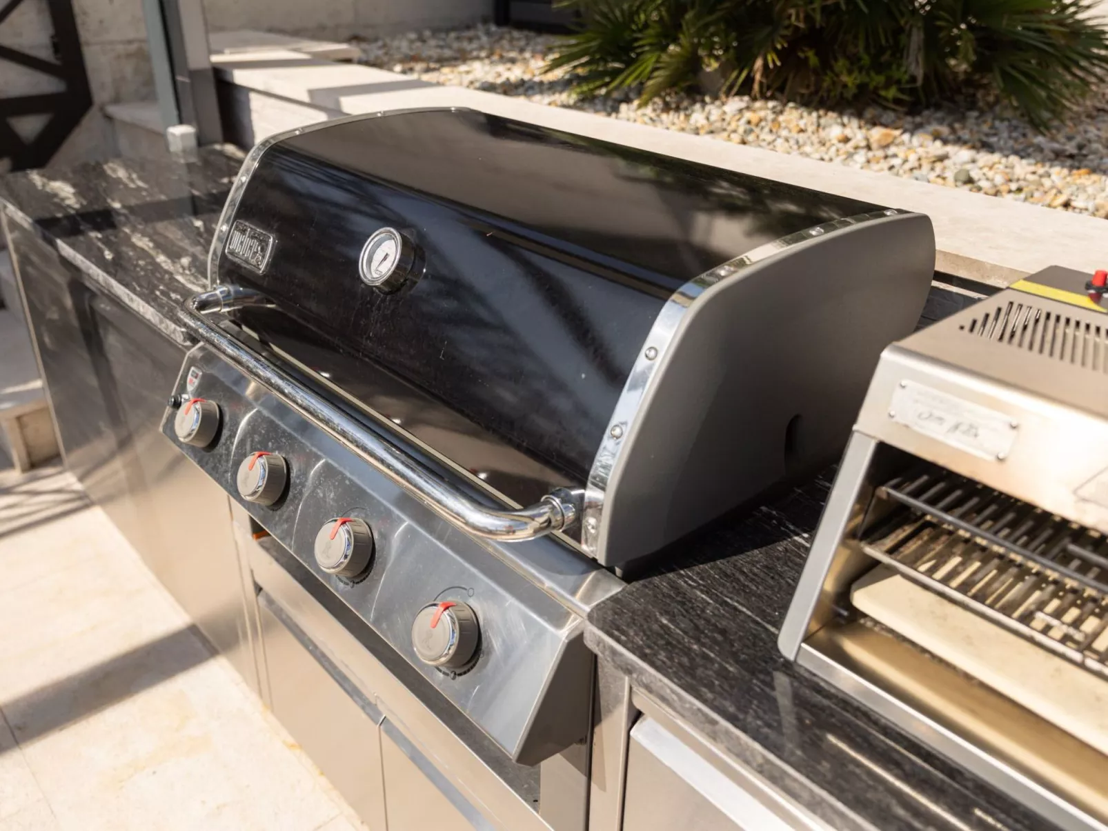 Designferienhaus mit Hot Tub-Outside