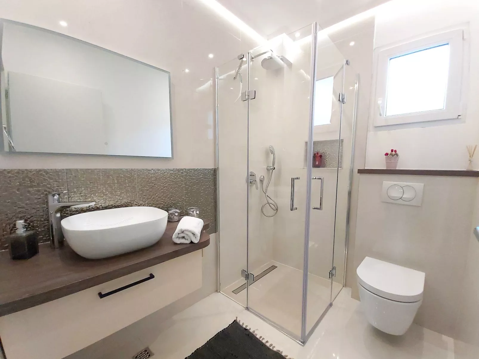 Beheiztes Schwimmbad, Familienappartement mit Meerblick-Dedans