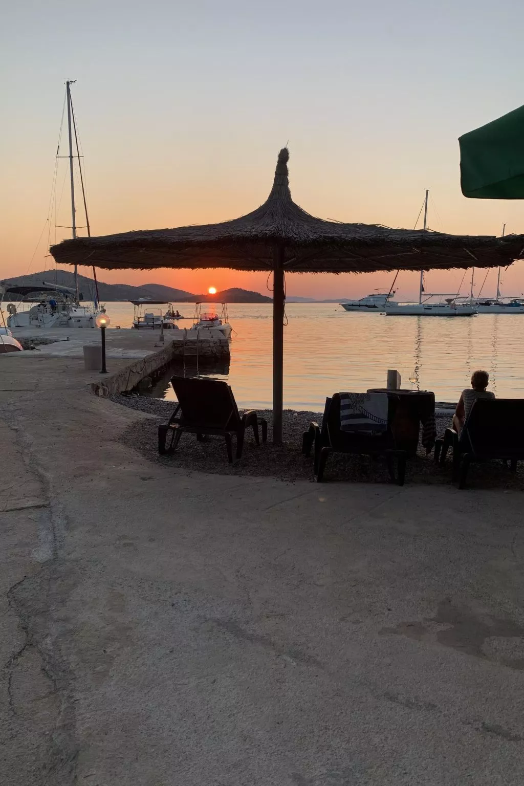 Strandhaus Hela - Ferienanlage Bain, Žut - Kornati-Draußen