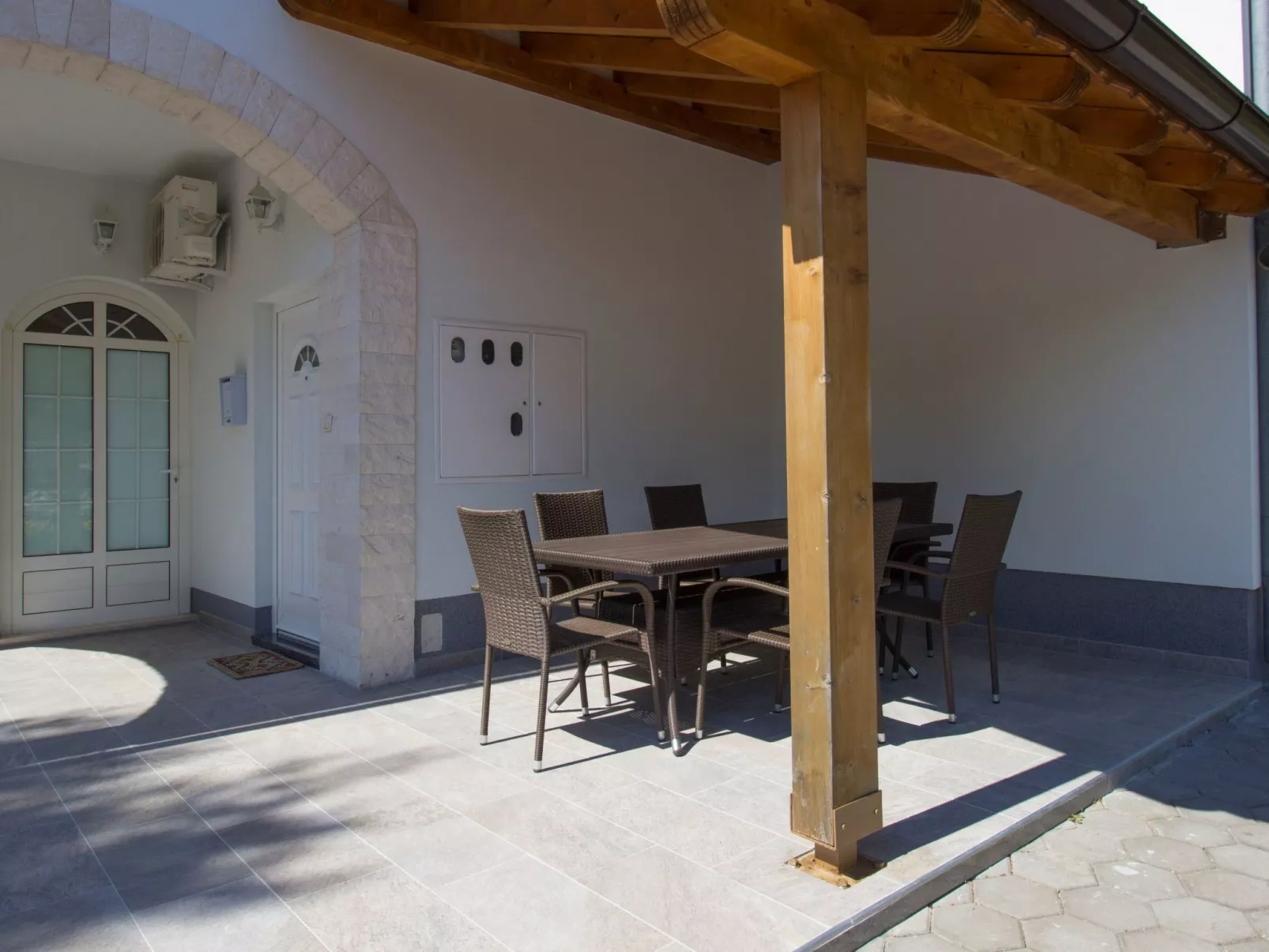 Mit Terrasse-Draußen