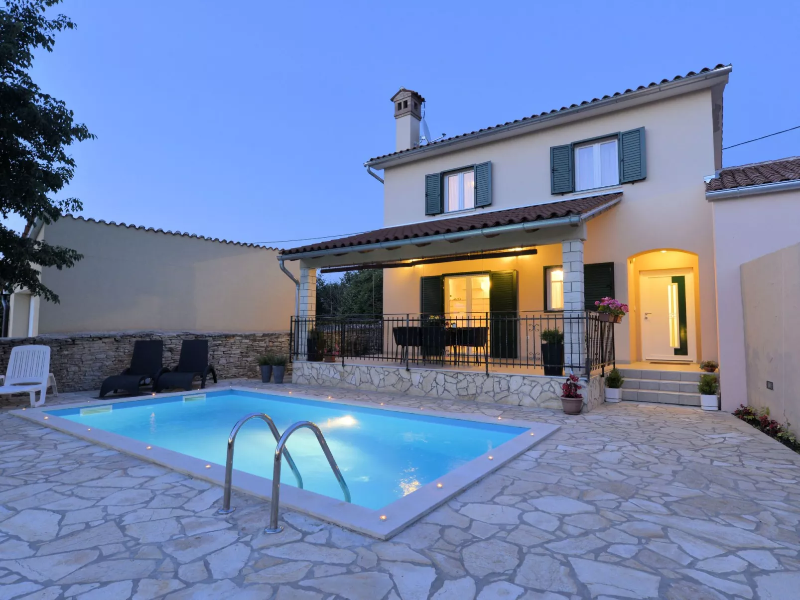 'Villa Grguci' mit eigener Terrasse-Dehors