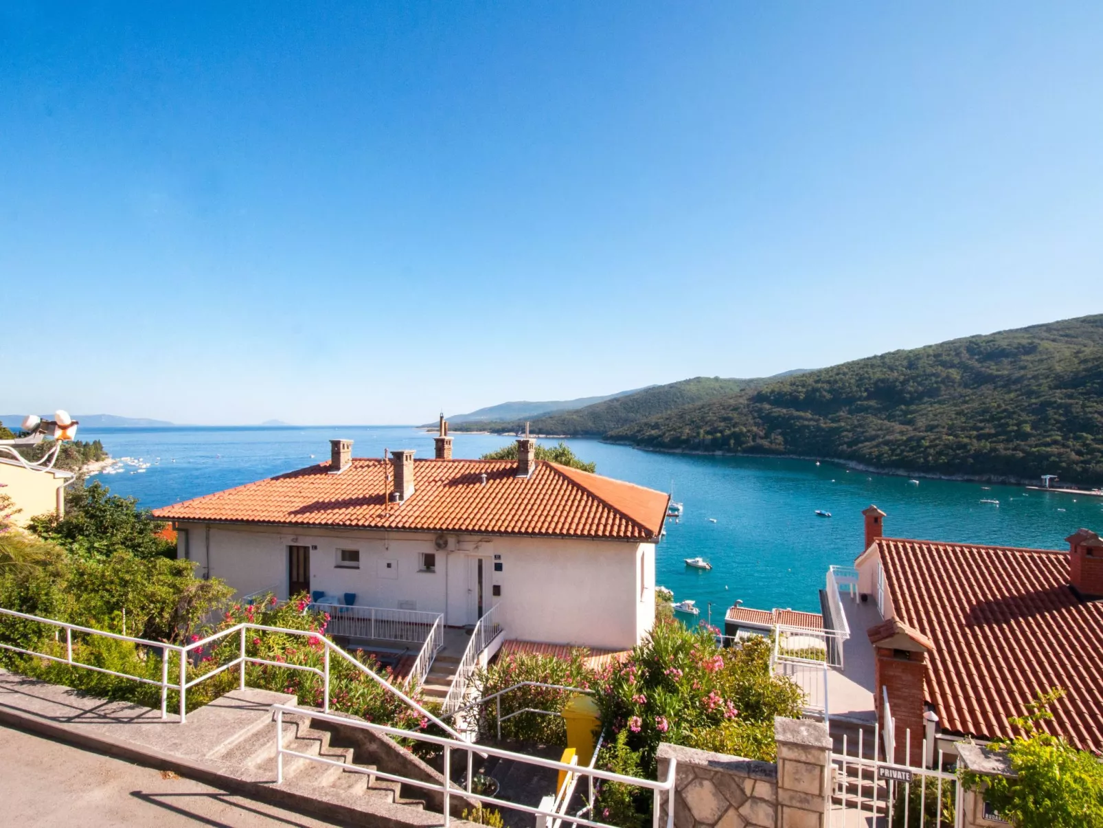Wohnung "Ela A4" direkt am Strand-Outside