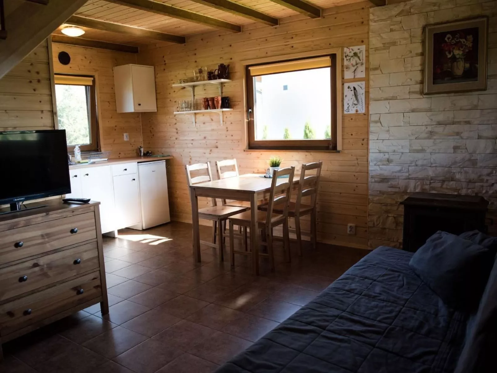 Gartenhaus mit Kamin-Dedans