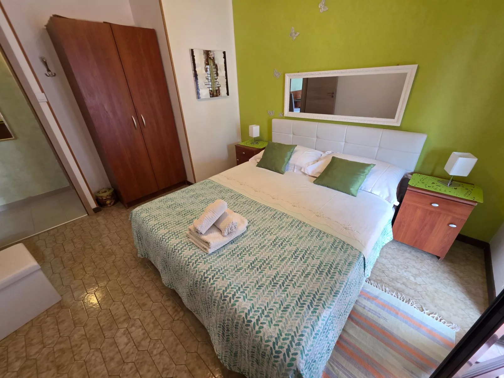 Appartement mit Balkon und Meerblick-Image-tags.info