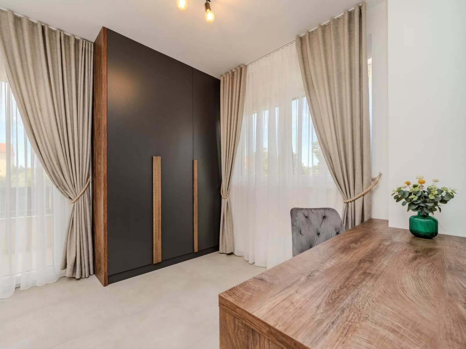 Neue Luxusvilla mit Pool - Agentur TA Leut-Drinnen