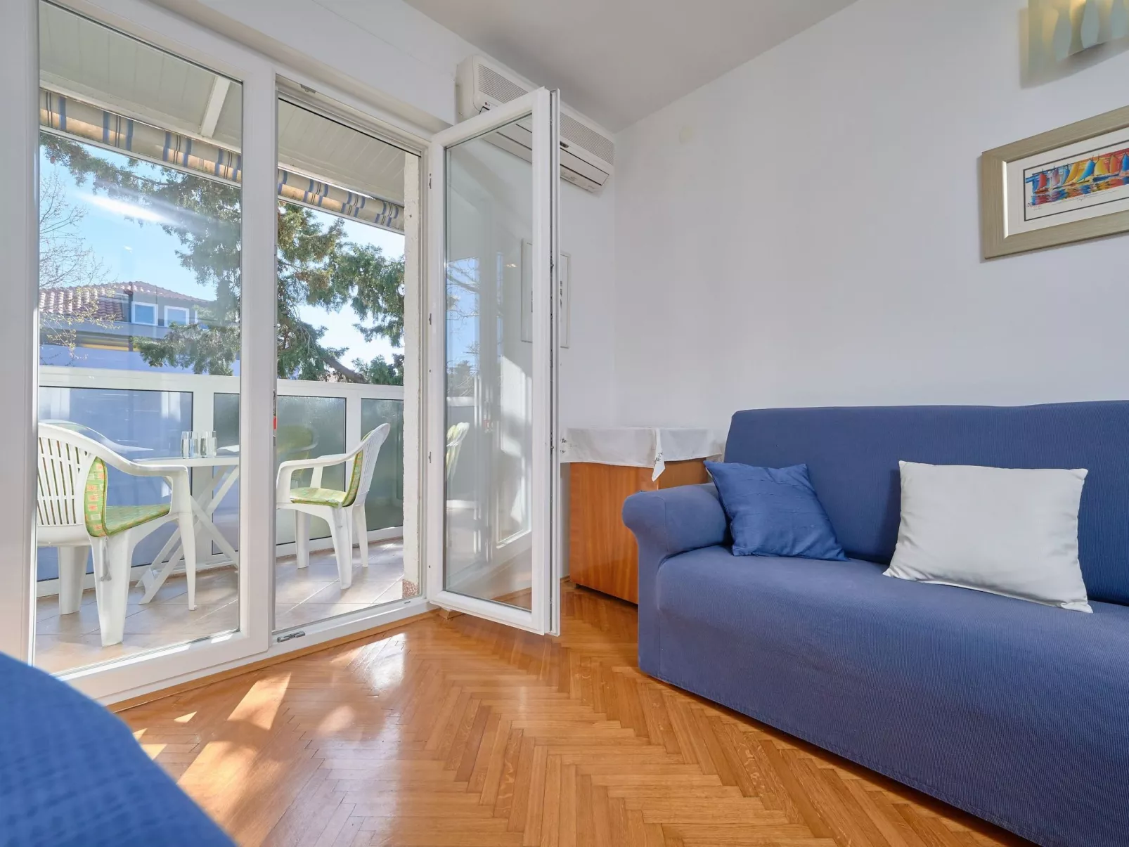 Andrea mit Stadtblick-Inside