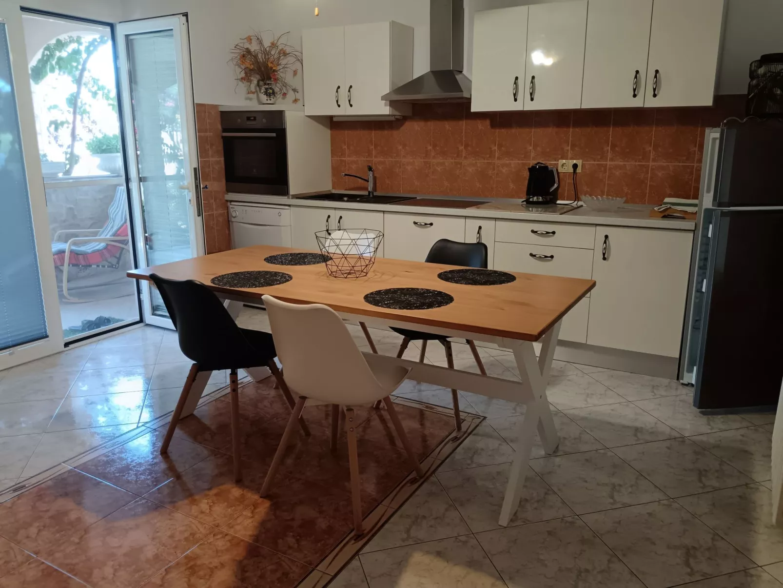 "Moreta Mare" mit Terrasse-Drinnen