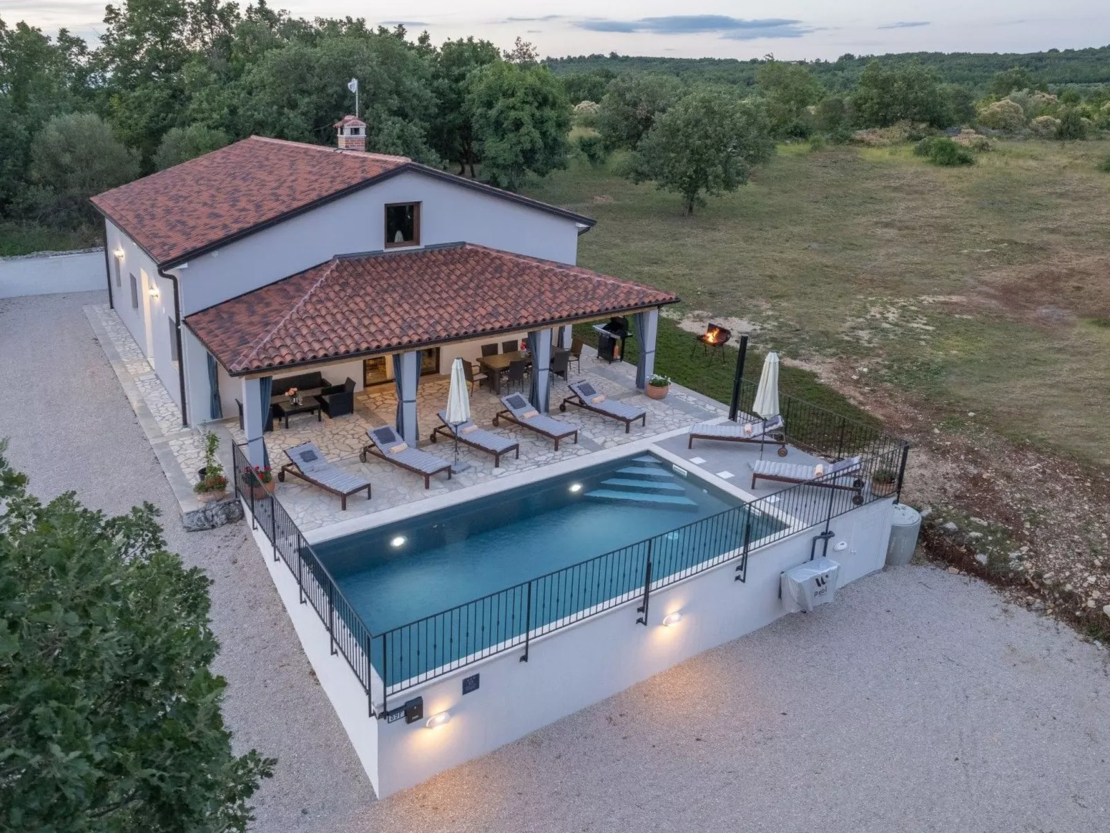 "Villa Bibali" mit privatem Pool-Dedans