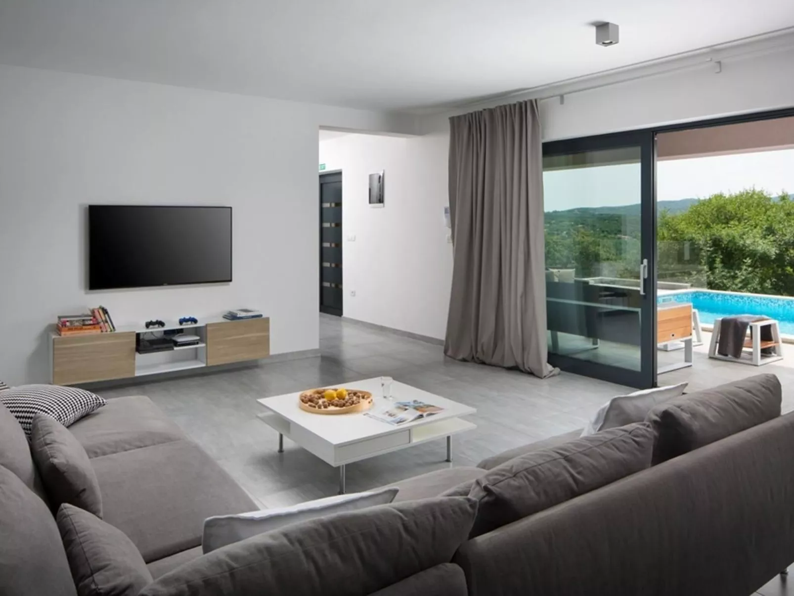 Moderne Villa Arsia mit Pool, gelegen in der Nähe von Labin-Dedans