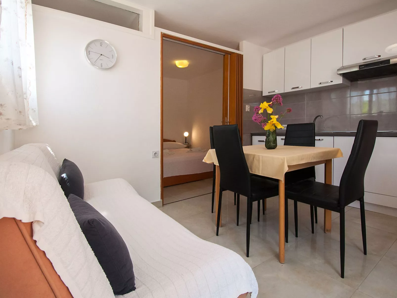 Studio-Wohnung "Olia Studio" mit Terrasse-Dedans