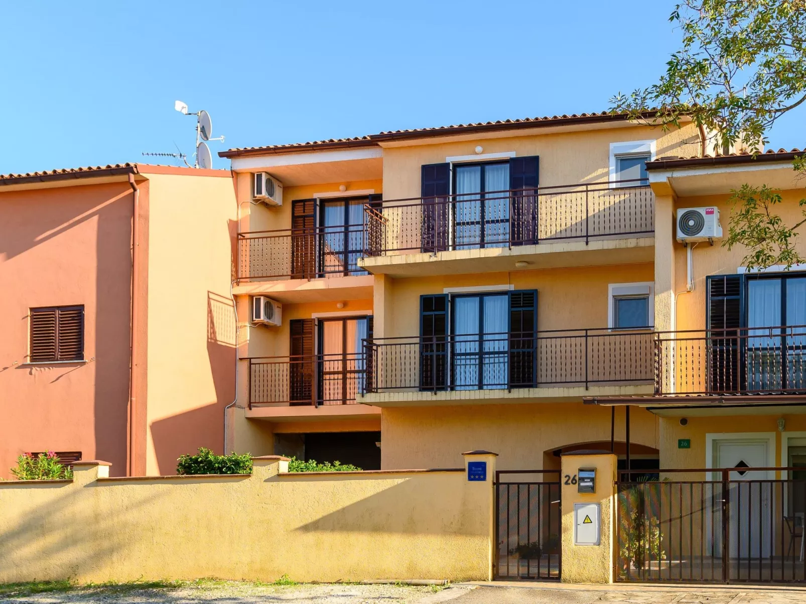 Gemütliche Ferienwohnung 5-Draußen