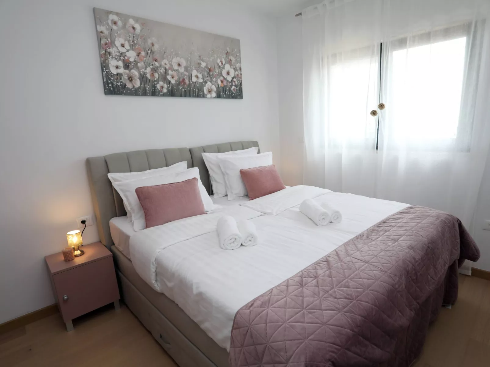 Luxus-Appartement mit Jacuzzi, Parkplatz und Garten-Inside