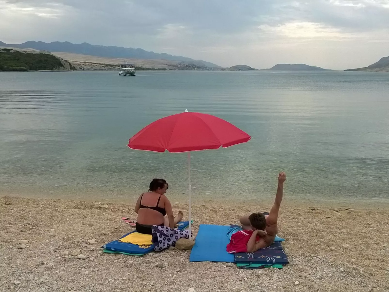 Mit Blick auf das Wasser-Dehors