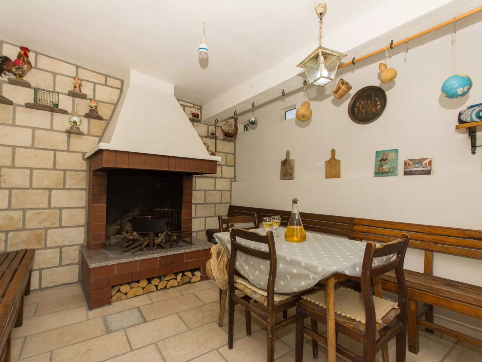 Wohnung "Lorenzo" mit Terrasse-Dedans