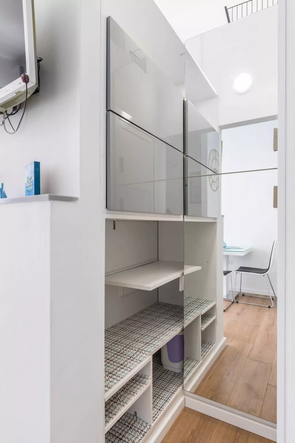 Studio im Erdgeschoss, beim berühmten Znjan-Strand-Drinnen