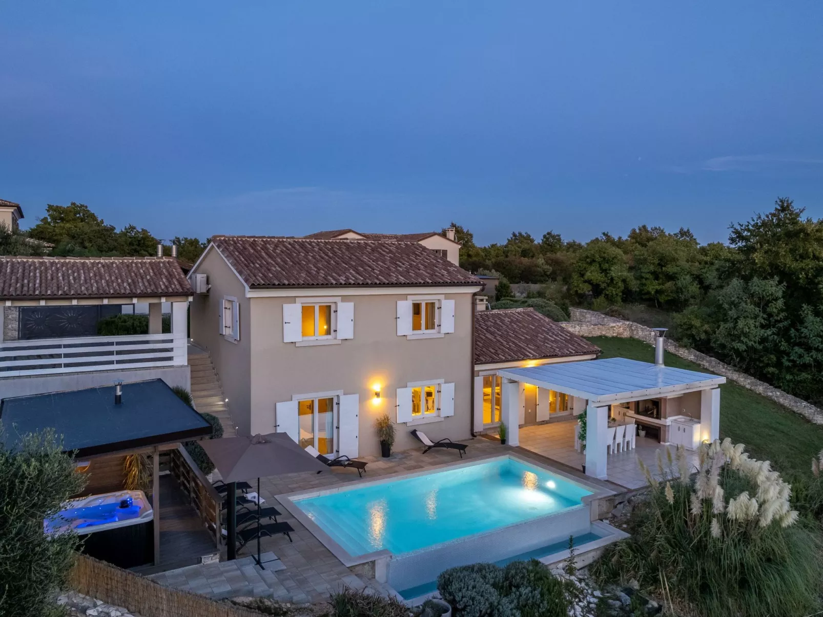 Villa Monet-Draußen